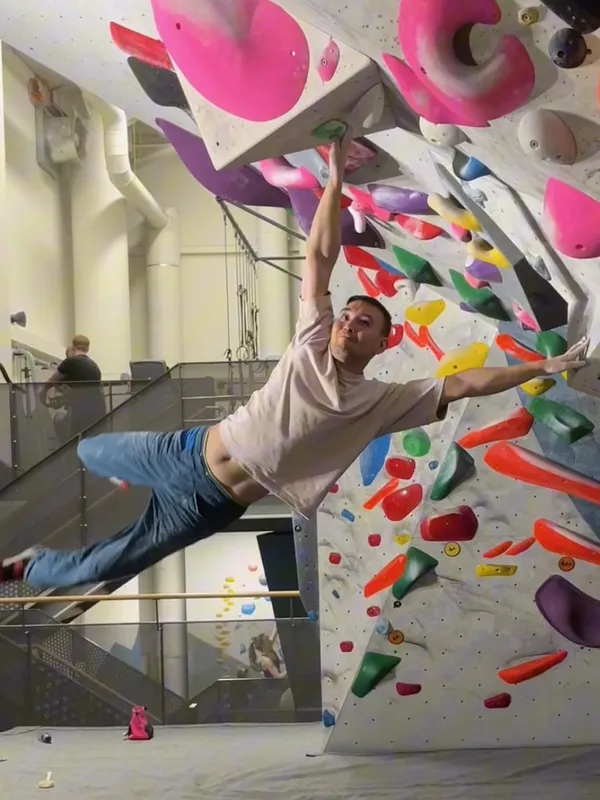 Timur Kulbaev boulderoimassa