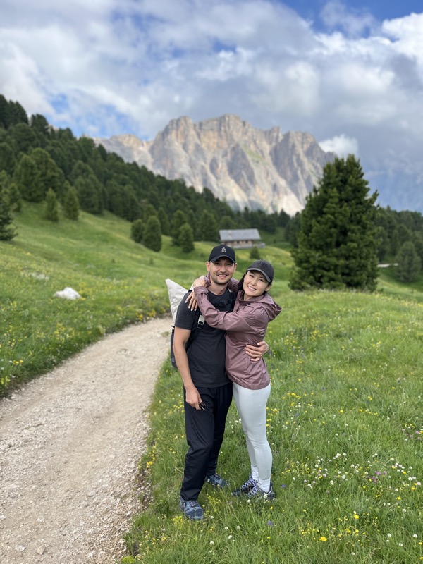 Timur Kulbaev ja hänen vaimonsa vuorilla